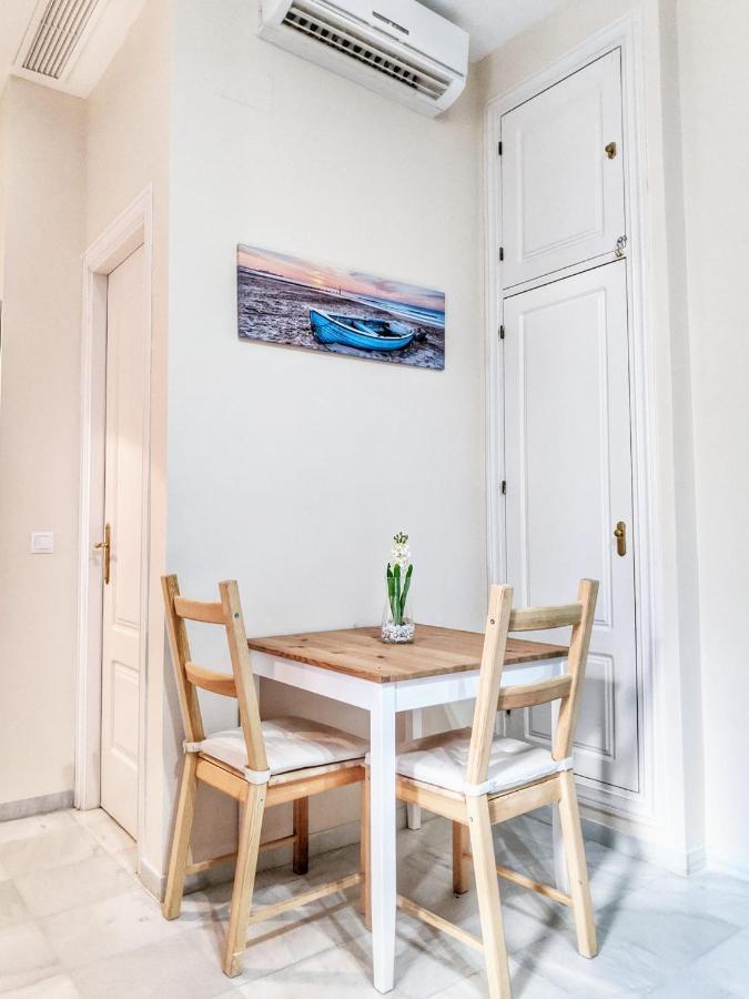 Cuarta Revuelta Alquiler Apartment Sevilla Bagian luar foto